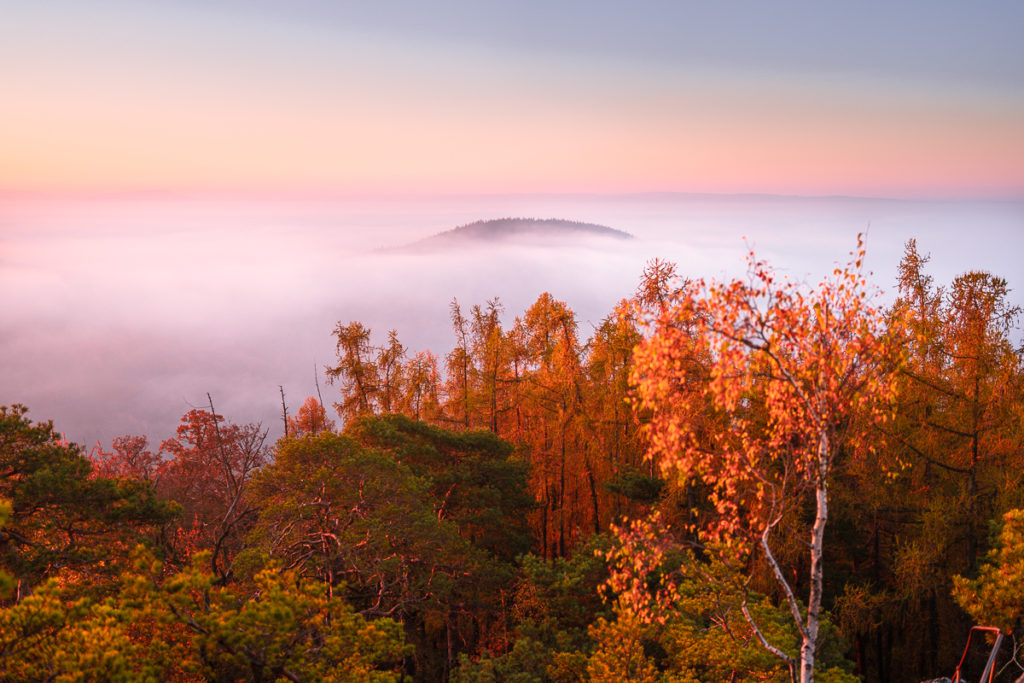 Východ Slunce na Vraní skále | Greenmind.cz - Cestování se psem