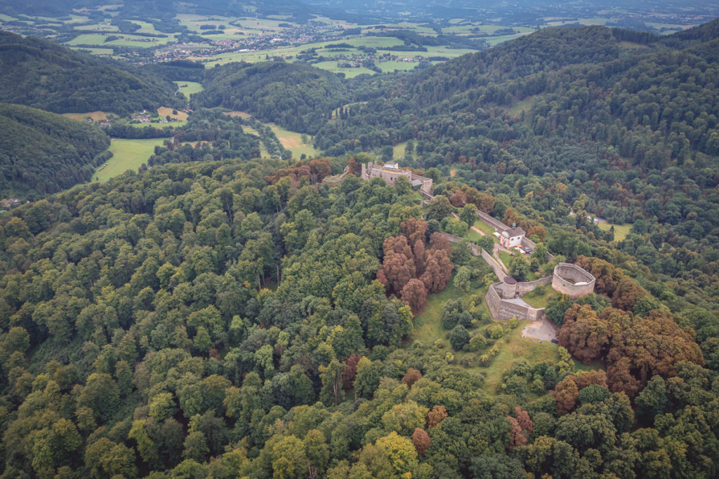 Hrad Hukvaldy - největší hradní zřícenina na Moravě - výlet - Greenmind.cz - Cestování se psem