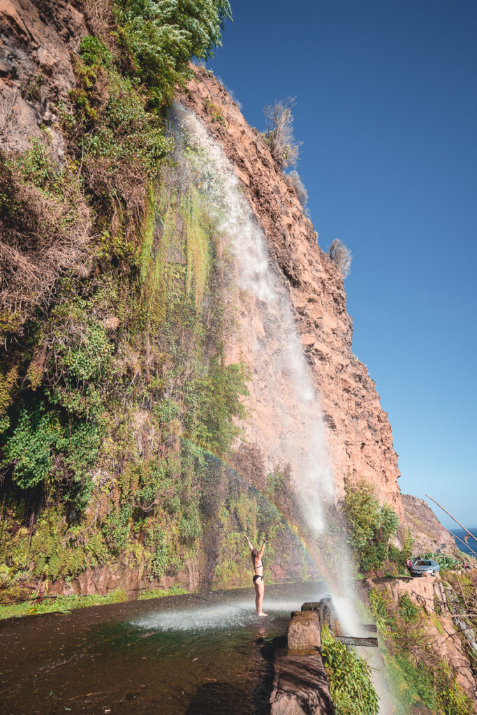 Madeira - Dos Anjos - Vodopád, který padá přímo na silnici - Portugalsko - Výlet - Greenmind.cz - Cestování se psem